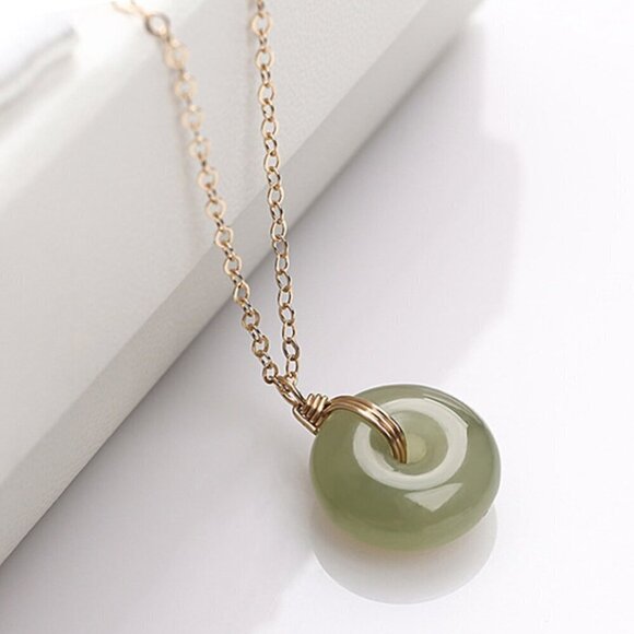 18K Gold Plated Stainless Steel Round Hetian Jade Pendant Necklace - Picture 1 of 8